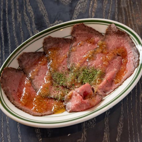 厳選された自家製ローストビーフは味もボリュームも満点