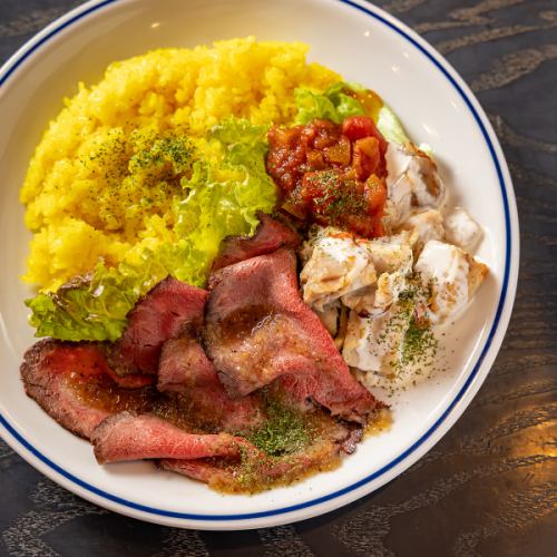 【看板料理】オーバーライス◆ローストビーフ＆チキン＆相盛り