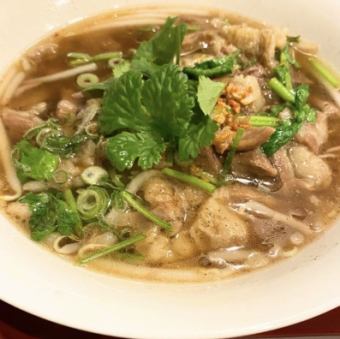 牛すじ煮込み麺