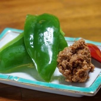 Crispy peppers and meat miso