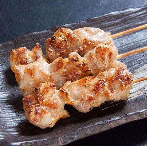Nakasatsunai Inakadori is different in its juiciness!A premium product that is famous nationwide as a chicken brand.