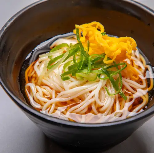 一小份冰鎮素麵。