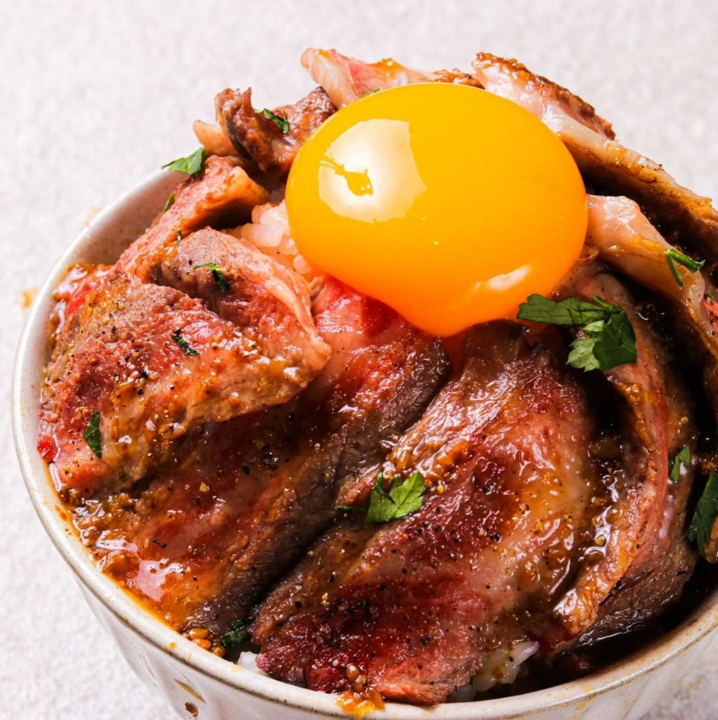 筑波牛使用のお肉料理も用意しております。
