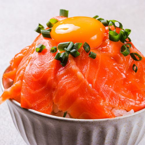 漬けサーモン丼