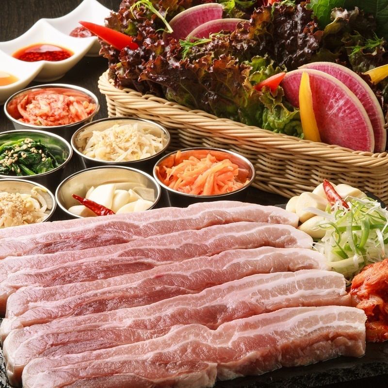 We have Korean chicken, samgyeopsal, tteokbokki, and many Korean dishes!