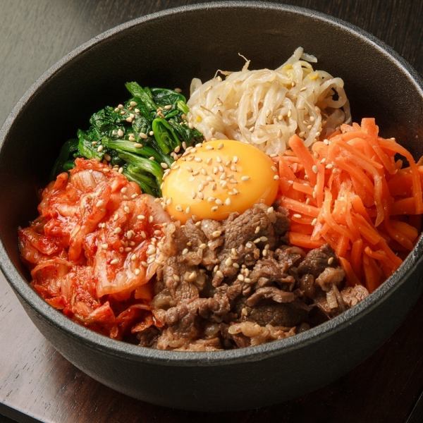Meals are also welcome! Stone-grilled dishes such as bibimbap and mentaiko cream risotto are also available!