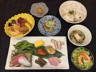 【主廚推薦套餐】包含2.5小時暢飲，共14道菜