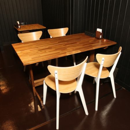 This is a table seating for four.It can be connected to accommodate up to 10 people.