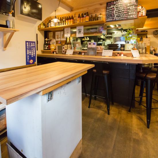 お一人様でも気軽に立ち寄れるアットホームな店内♪