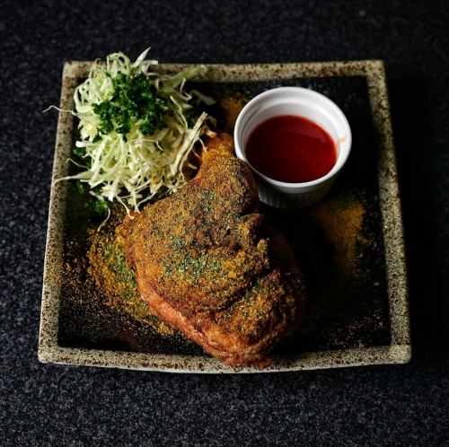 カレースパイス香る丸鶏の半身黄金揚げ
