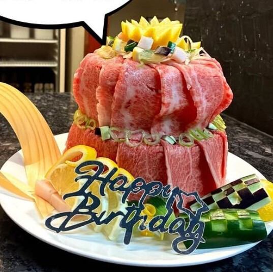 記念日にピッタリな肉ケーキございます♪ご予算に合わせてぜひ!
