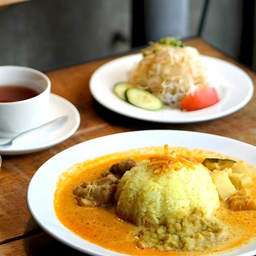 【百名店にも選出された絶品カレー！】スリランカカレー1200円