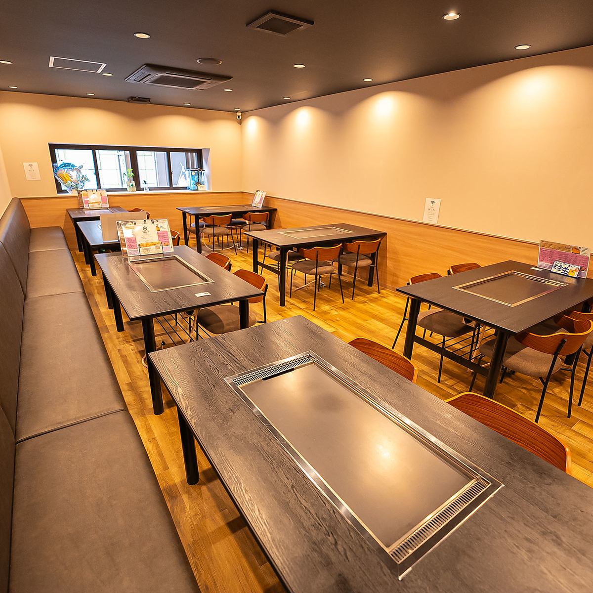 2階席を貸し切ってのご宴会も可能です！会社のお集まりにも！