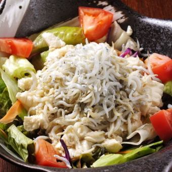 釜揚げしらすと豆腐の和風サラダ