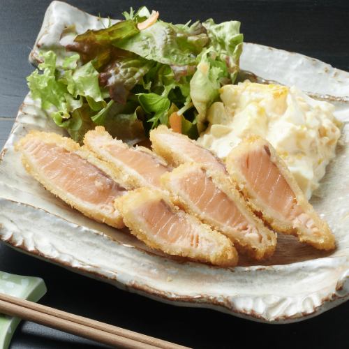 サーモンのレアカツ 玉子タルタル