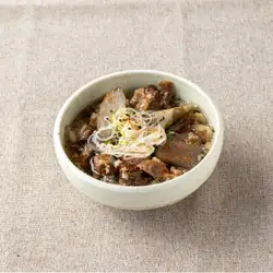 名物3　牛すじ煮込み