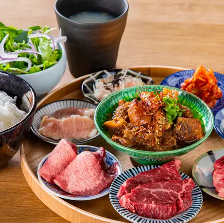 和牛どてモツと焼肉ランチ