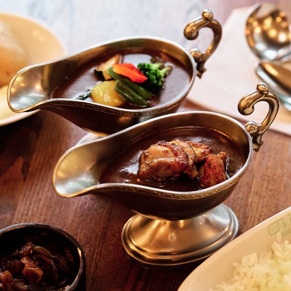 欧風カレーは伝統的なスパイスの香りが食欲をそそる、うま味を凝縮した当店自慢の逸品です♪お料理は全て手作りで、素材の味を活かした優しい味わいに仕上げております。お一人様でのご来店も大歓迎です。ご家族でのご利用や、お友達とのお食事など、様々なシーンでご活用いただけますのでぜひお待ちしております。