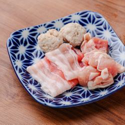 Vegetables (cabbage, chives, tofu) / meat (chicken, pork, meatballs)