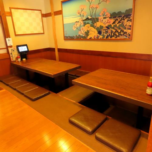 堀ごたつ席、テーブル席等様々な空間を完備。