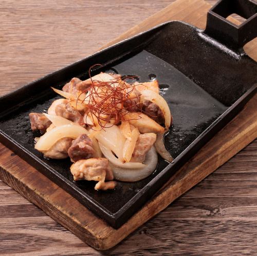奥州美鶏の旨辛醤鉄板焼き