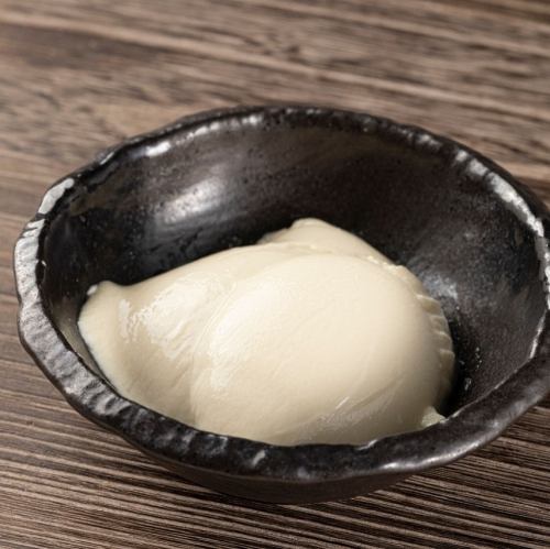 お通し（鶏スープ仕上げ自家製豆腐）