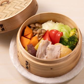 ごろっと野菜と豚肉のせいろ蒸し
