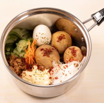 復活の手作りポテトのサラダ（ゆで卵付き）