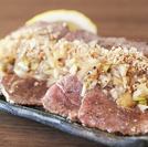 和牛100%霜降りハンバーグや肉自慢の創作料理の数々