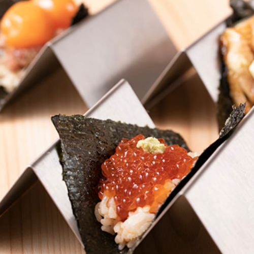 [Hand roll] Sea bream salmon roe/snow crab each