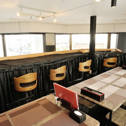 一家可以欣赏岚山列车景色的时尚咖啡馆