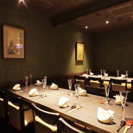We have spacious private rooms available! Perfect for company parties and launch parties.