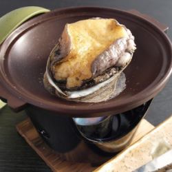 Grilled live abalone