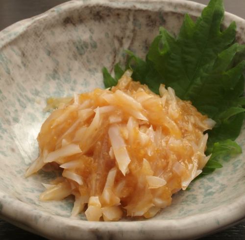 梅水晶(鮫軟骨&ヤゲン軟骨の梅肉和え)