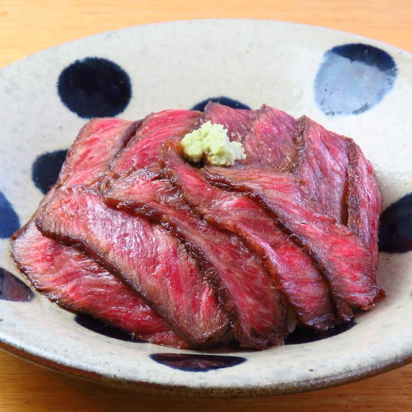 [Enjoy Kuroge Wagyu beef of A4 size or larger ☆] Very popular steak bowl with thigh meat, limited to 5 meals per day!! 1738 yen (tax included)