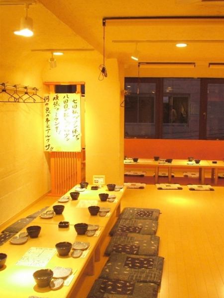 We offer a variety of seating types, including a private room with a sunken kotatsu and a tatami room.The private room with a sunken kotatsu, which can accommodate up to 20 people, is also recommended for company banquets.This is a popular seat, so make your reservations early.