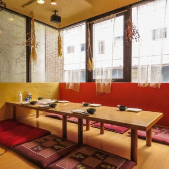 The spacious tatami room on the 3rd floor is perfect for company banquets and reunions.