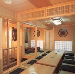 We have a private room with sunken kotatsu.It can also be used for various banquets and receptions.