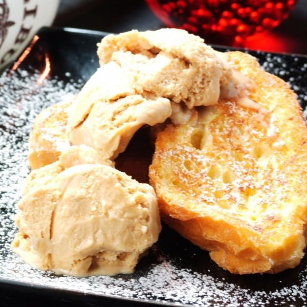 Fluffy French toast with ice cream to choose from