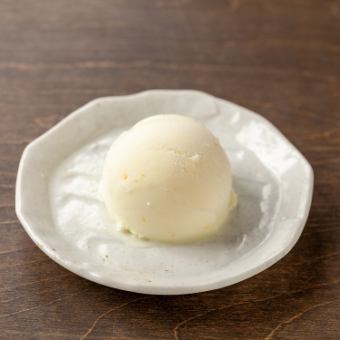 Vanilla ice cream / yuzu sorbet