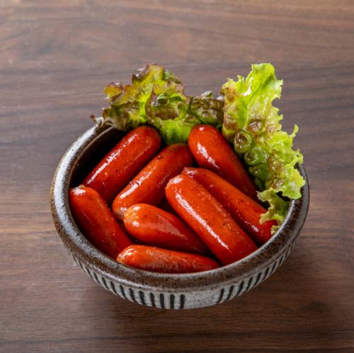 山盛り赤ウインナー/ 鉄板餃子 / 鉄板出汁巻き