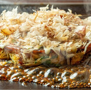 串カツ・鉄板焼き・粉もん！大阪名物勢ぞろい♪大阪名物代名詞のこだわりのお好み焼きをお楽しみください♪