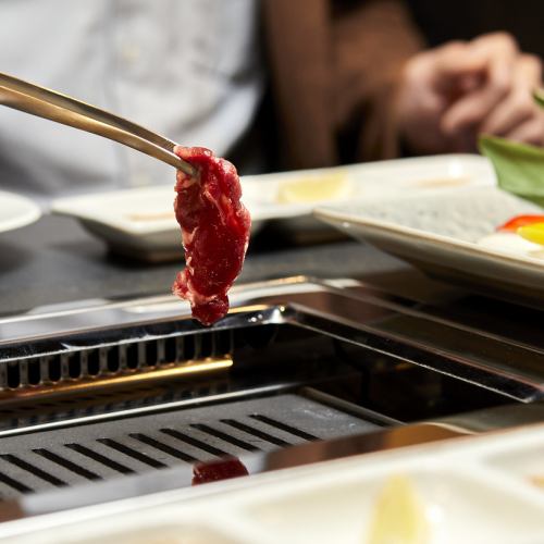 ラム肉料理の魅力を味わい尽くすコースは飲み放題付OK♪
