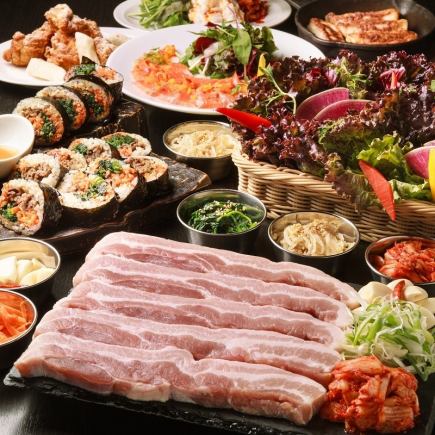 【女生吃播套餐】包含烤五花肉、韩式炸鸡、芝士球等7道菜，外加2小时畅饮，仅需3480日元