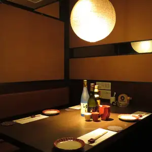 少人数でもご利用いただけるテーブル席。