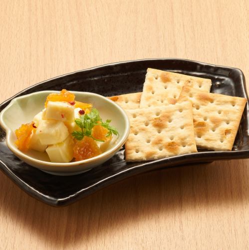 桃のフリーズドライとクリームチーズ味噌漬け