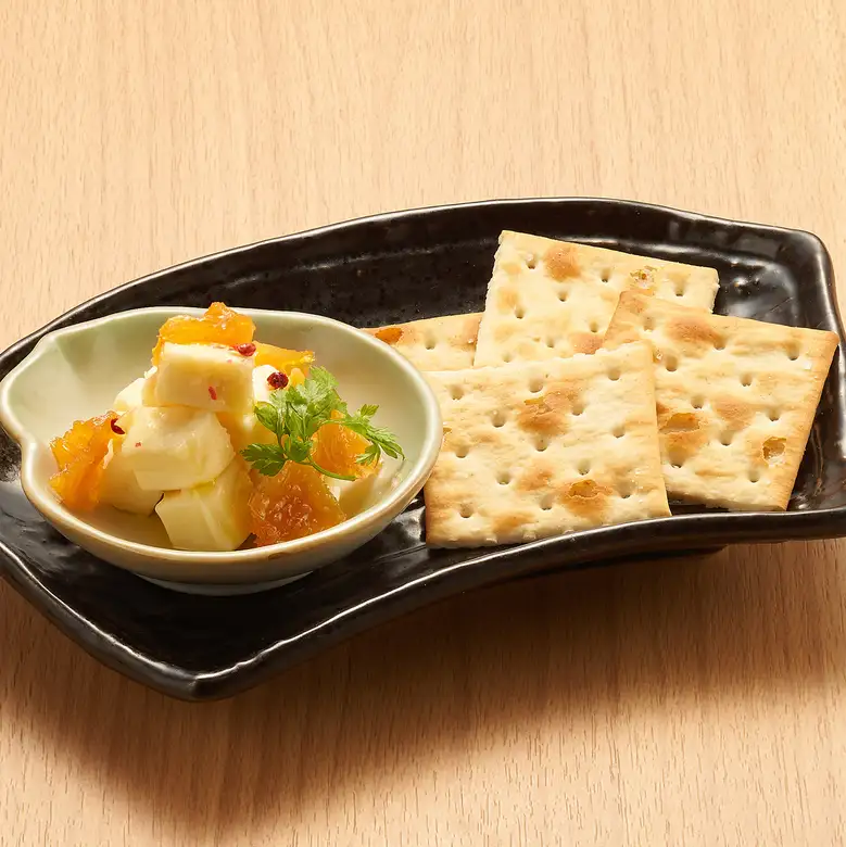 桃のフリーズドライとクリームチーズ味噌漬け