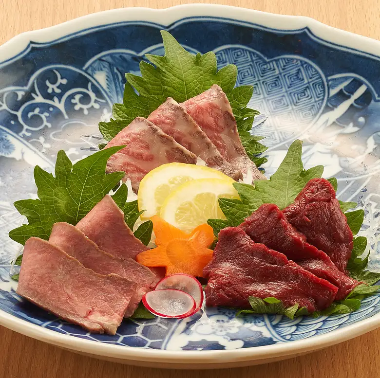肉刺し盛り合わせ（福島牛イチボユッケ、コウネ、馬刺し）