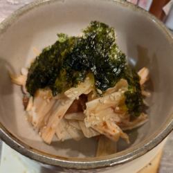 ほぐし鶏と長芋の梅キムチ和え