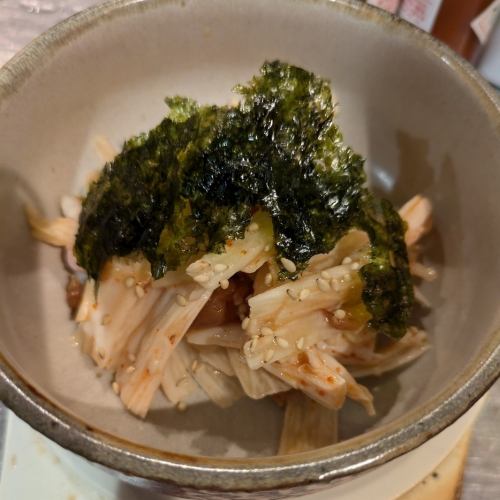 ほぐし鶏と長芋の梅キムチ和え